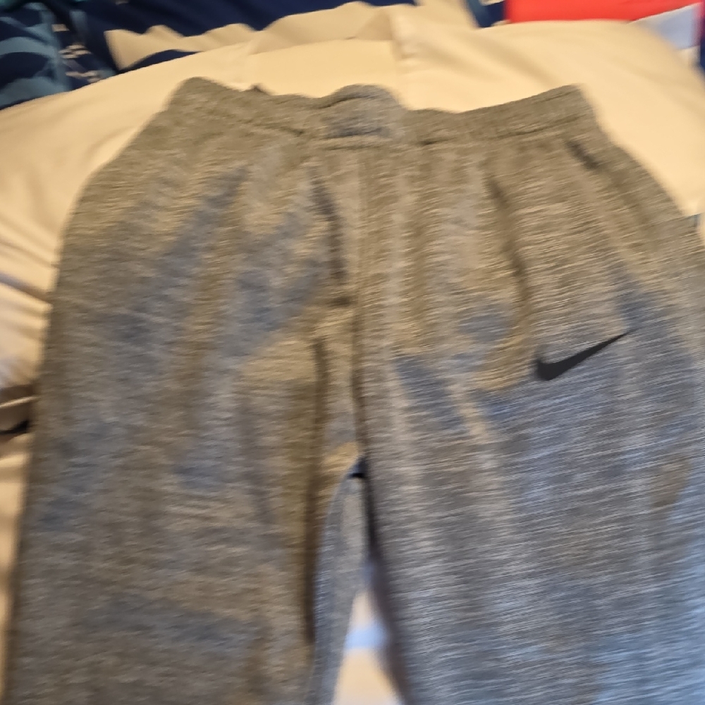 Nike Kids Gray Therma Fit Sweatpants